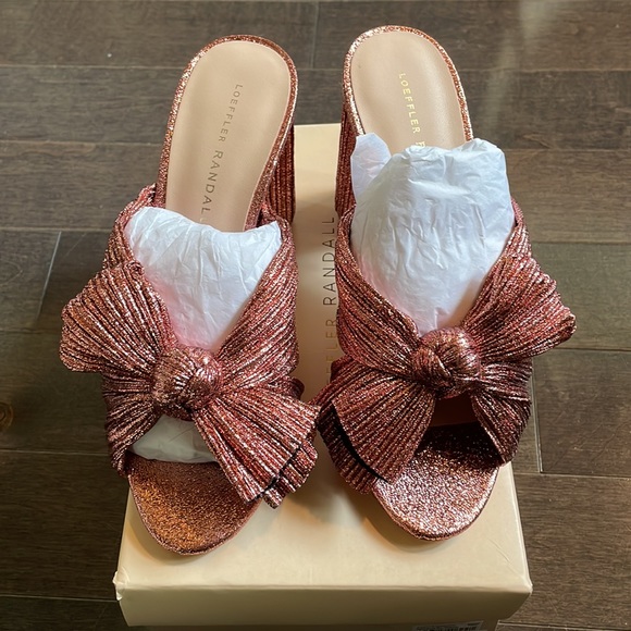 Loeffler Randall Penny Rose Pleated Bow Heel, Size 7 - Picture 4 of 16